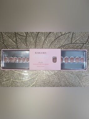 NWT Kiara Sky xPress Pro Press-On Nails in Oui Oui